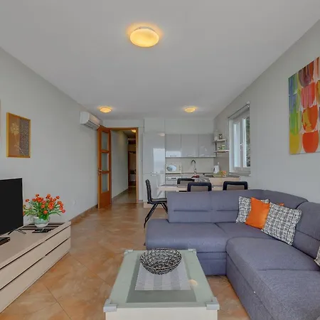 Vranjes Deluxe * Brela