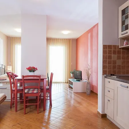 Vranjes Deluxe Apartamento Brela