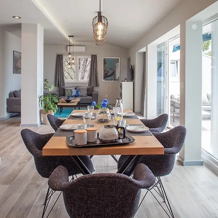 Vranjes Deluxe Apartamento Brela